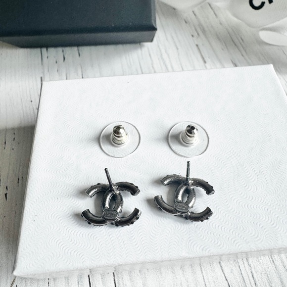 CHANEL Iconic CC Stud Earrings - Picture 9 of 10